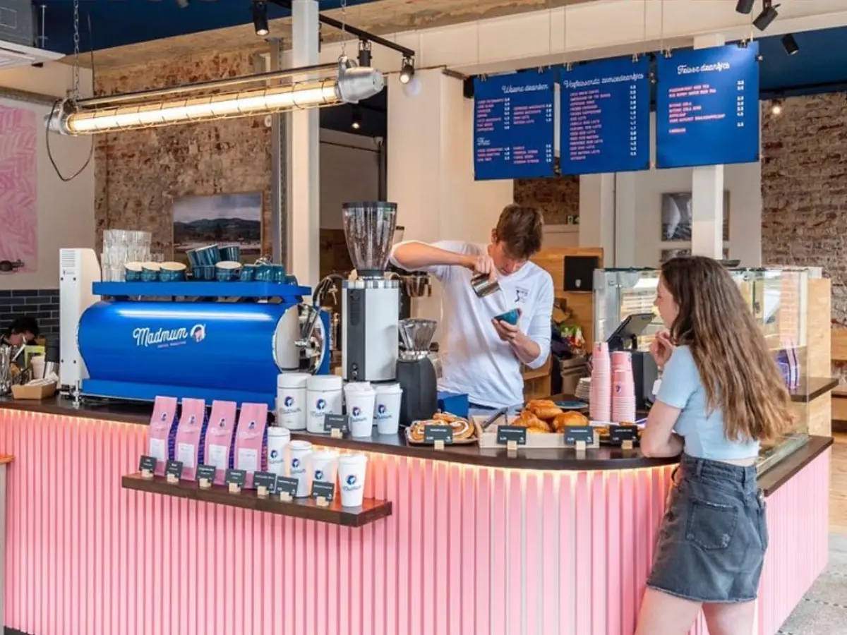 Coffee and beverage brands adopting a multichannel model