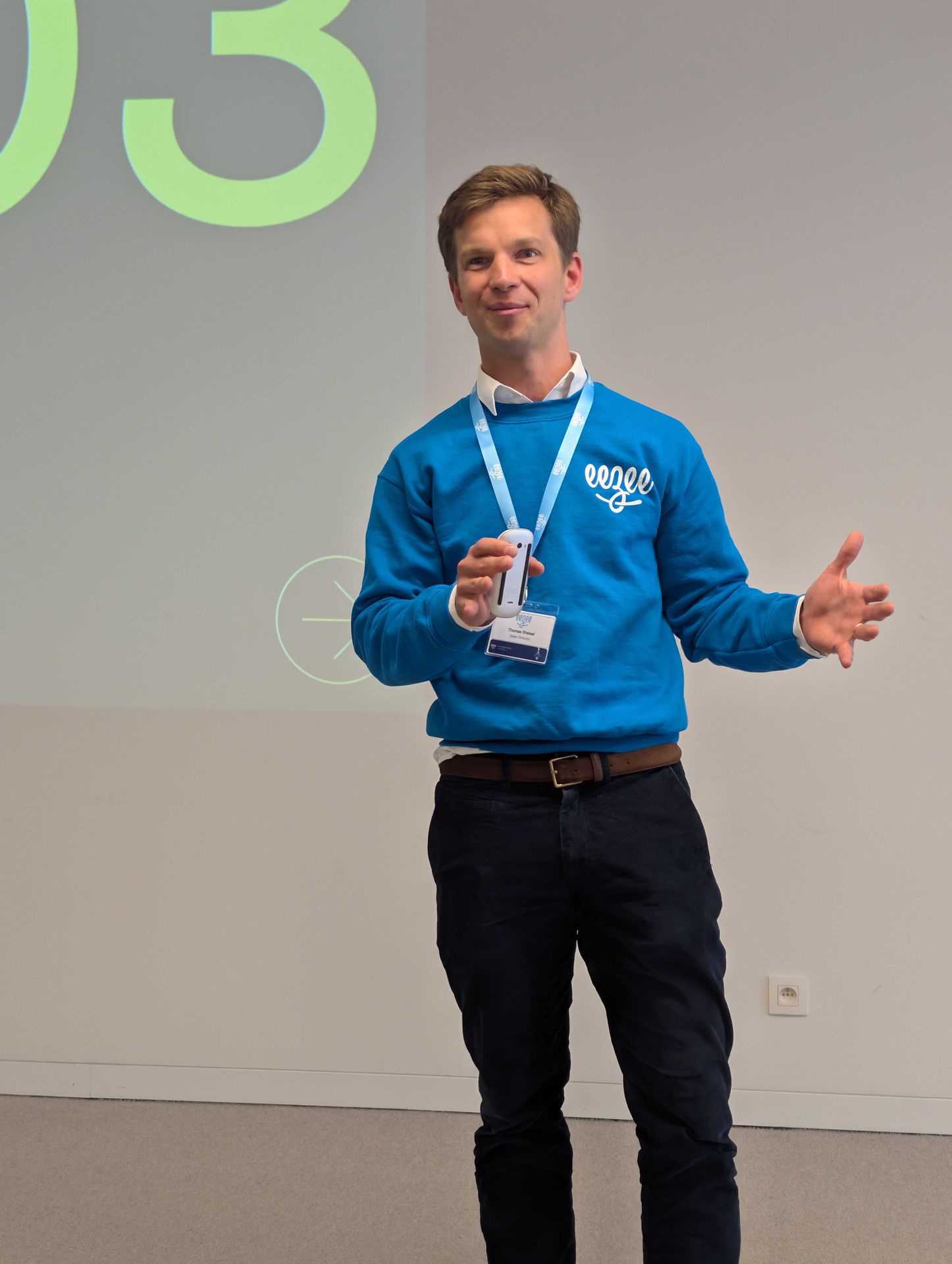 Eezee-it team member presenting to an audience